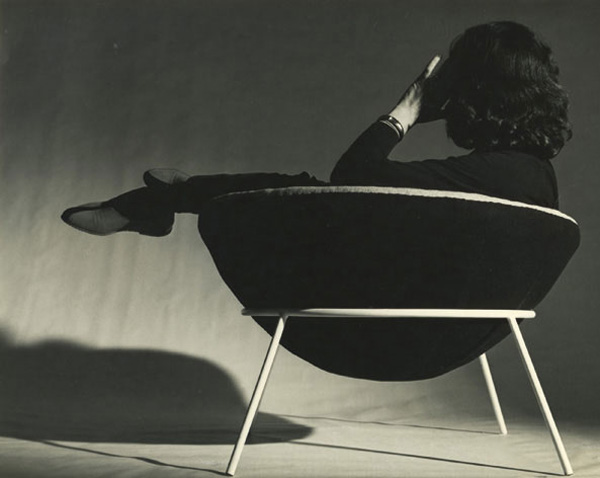 Lina-Bo-Bardi-Bowl-Chair-Arper-01