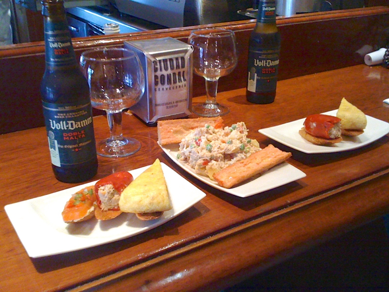 Tapas & cervezas at Ciutat Comtal